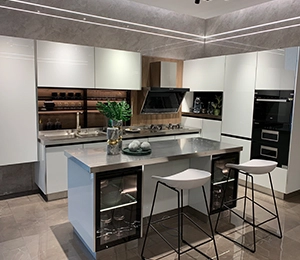 Armário de cozinha de aço inoxidável de design moderno estilo Itália