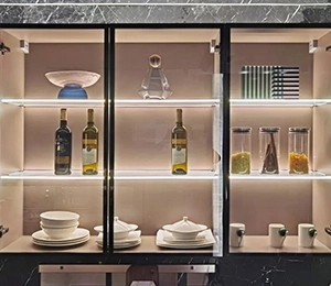 Armário de cozinha estilo moderno café com borda cinza dobra
