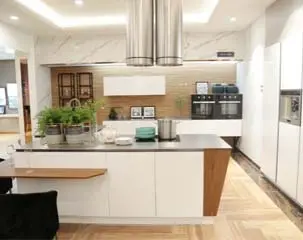 Armário de cozinha de aço inoxidável Baineng · A avaliação do desejo do vento para armário de cozinha personalizado de luxo leve High-End (1)