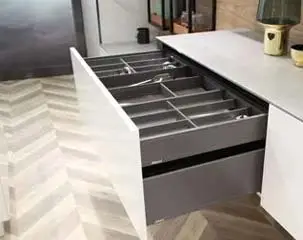 Como projetar o armazenamento interno do armário de cozinha de aço inoxidável